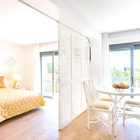 Apartment Seaside Haven: One-bedroom With Pool And Garden *