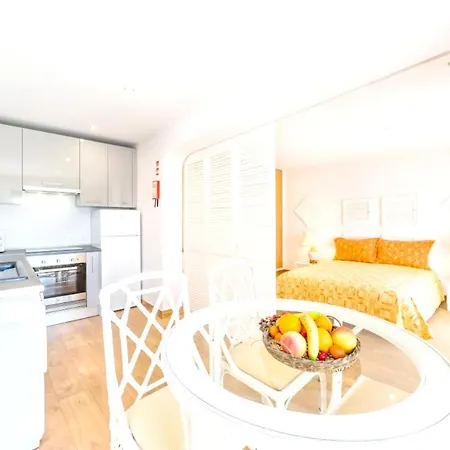 Seaside Haven: One-bedroom With Pool And Garden Apartment