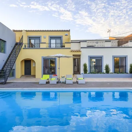 Seaside Haven: One-bedroom With Pool And Garden * Quelfes
