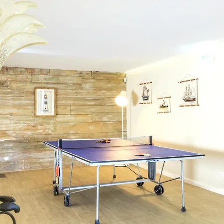 Seaside Haven: One-bedroom With Pool And Garden Apartment