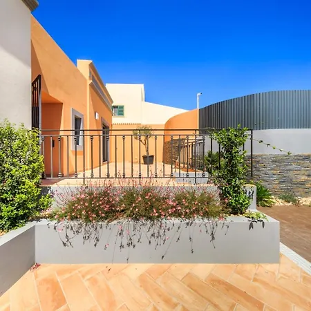 Welcoming With Sea View - 70 M² - *